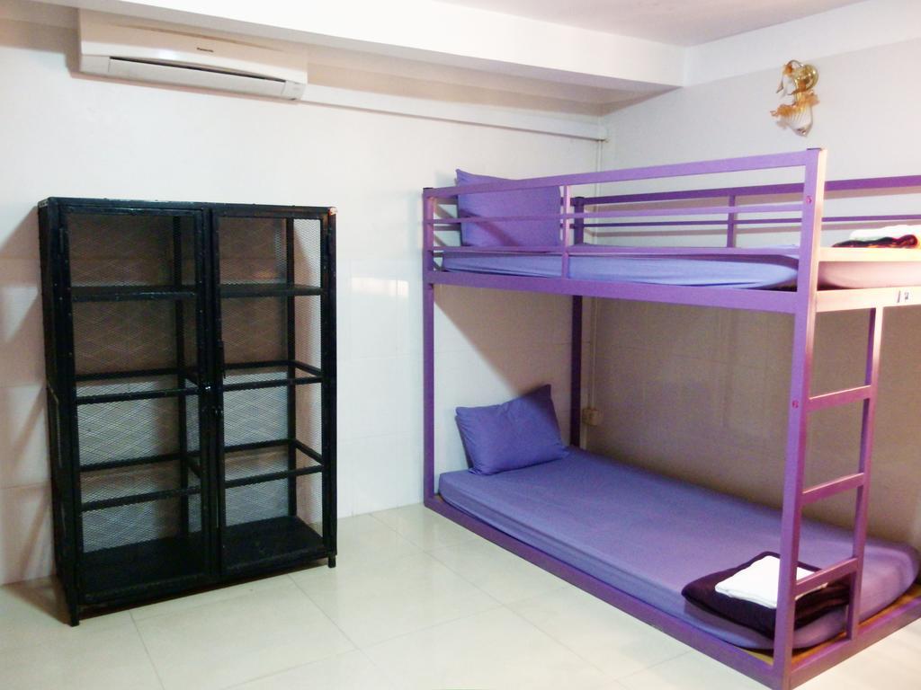 B52 Hostel Phnom Penh Rom bilde