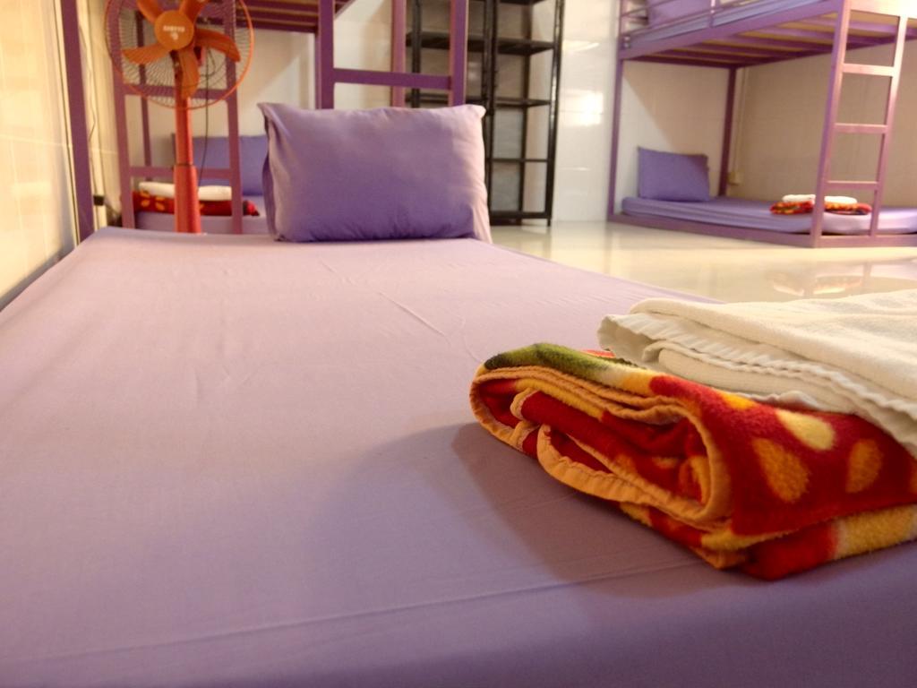 B52 Hostel Phnom Penh Rom bilde