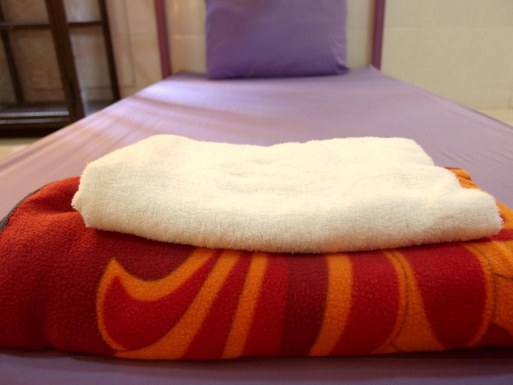 B52 Hostel Phnom Penh Rom bilde