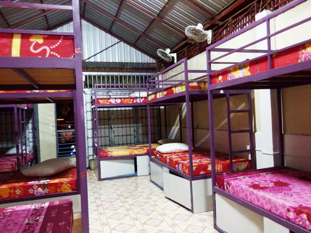B52 Hostel Phnom Penh Rom bilde