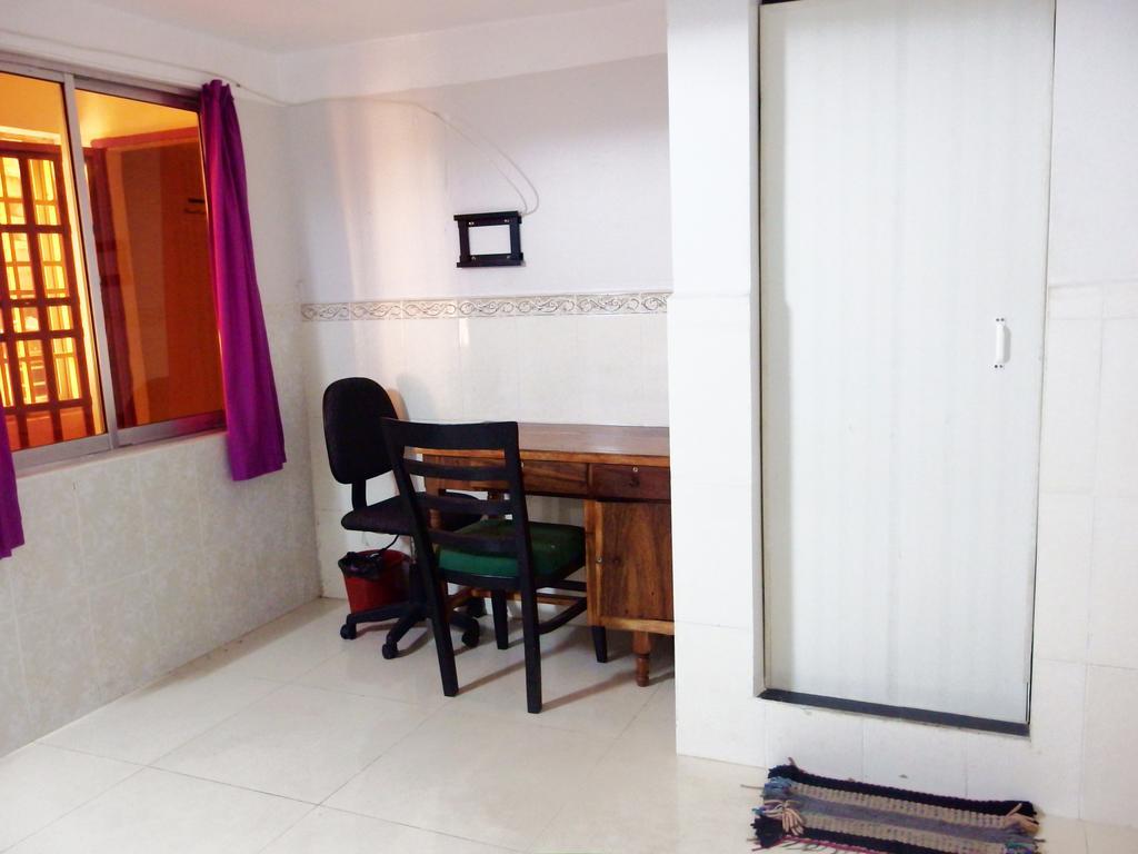 B52 Hostel Phnom Penh Rom bilde
