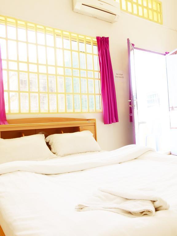 B52 Hostel Phnom Penh Rom bilde